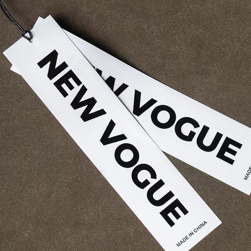 吊牌定做服装店衣服标签订做高档logo设计撕不烂软胶PVC吊牌定制