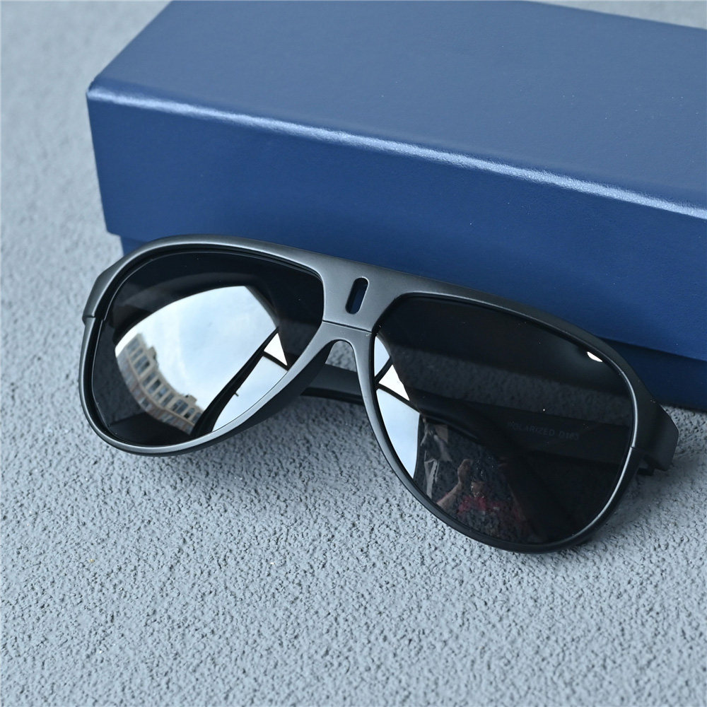 TR90男士偏光太阳镜蛤蟆镜亲肤高清开车钓鱼黑色墨镜茶色运动休闲