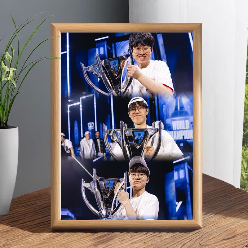 S14英雄联盟T1五冠王Faker李相赫夺冠瞬间周边相框桌面摆件送朋友