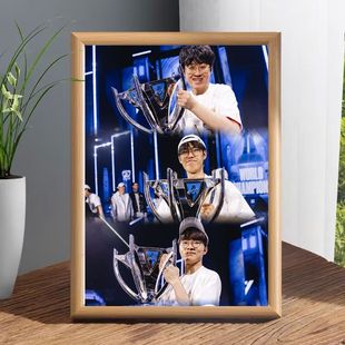 S14英雄联盟T1五冠王Faker李相赫夺冠瞬间周边相框桌面摆件送朋友
