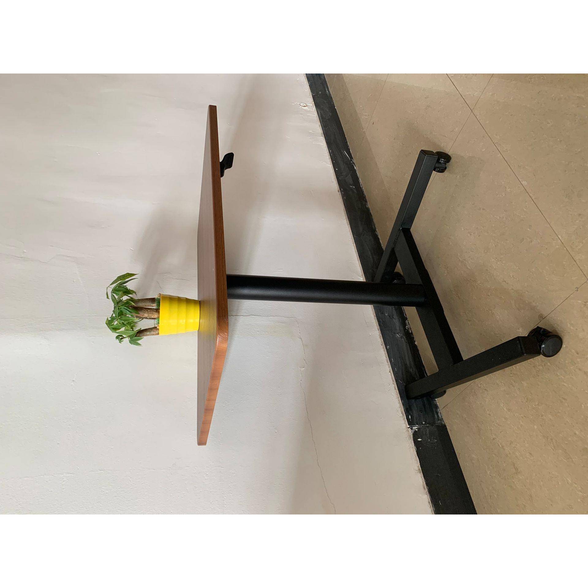 可移动单人办公桌，站立式电脑桌，零售单人便携式桌子