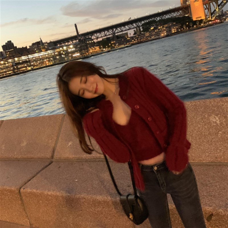 套装毛衣女秋冬2021q新款显高长袖外套开衫针织吊带背心上衣两件