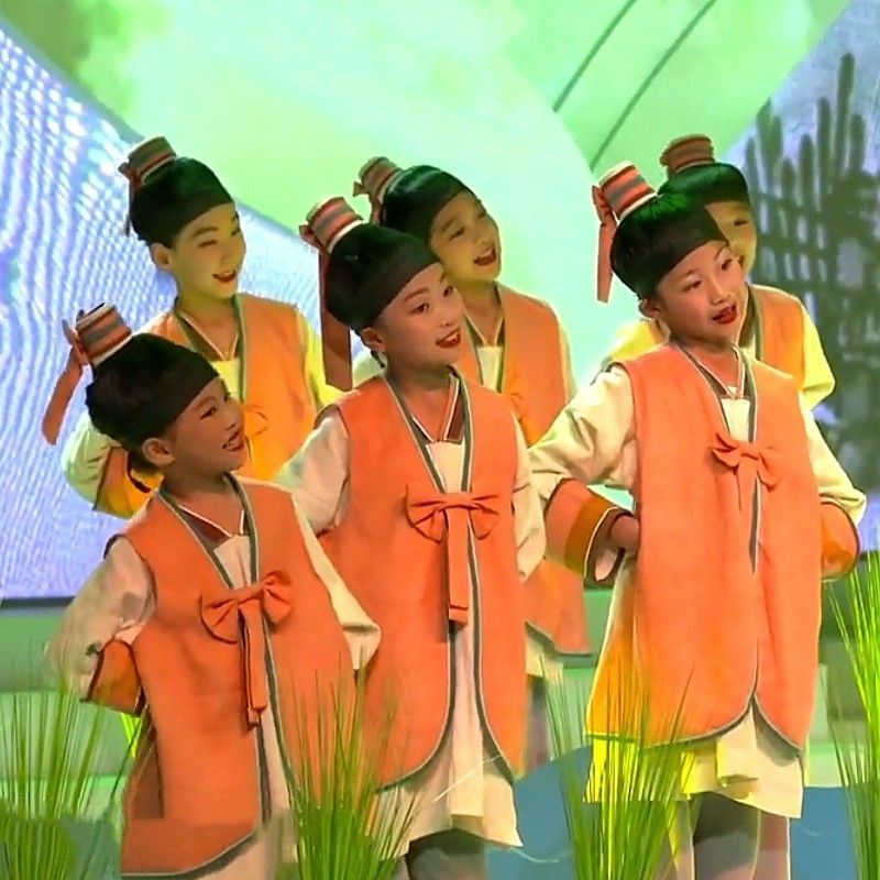 六一悯农愚公移山儿童演出服舞蹈锄禾日当午表演服装稻穗禾苗道具