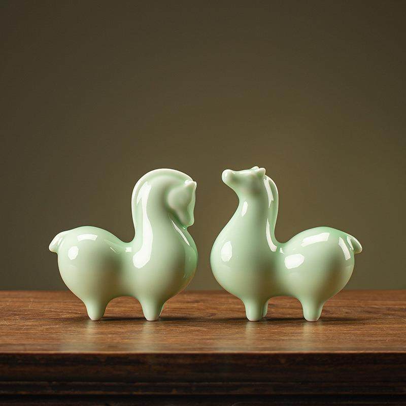 陶瓷绿马小摆件 家居客厅书房办公室桌面装饰品精品茶玩可爱唐马