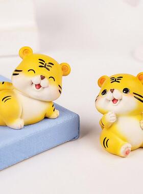 极速创意可爱卡通小n老虎生日蛋糕装饰摆饰汽车办公室桌面摆设网