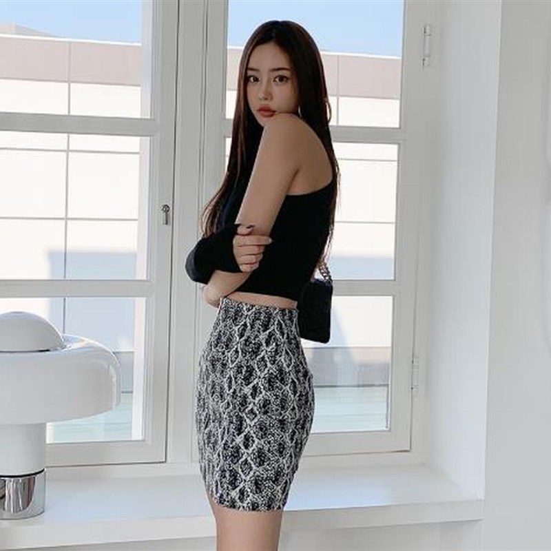 韩国新品性感单侧露锁骨单袖斜肩挂颈拉丁爵士舞衣服紧身长袖T恤