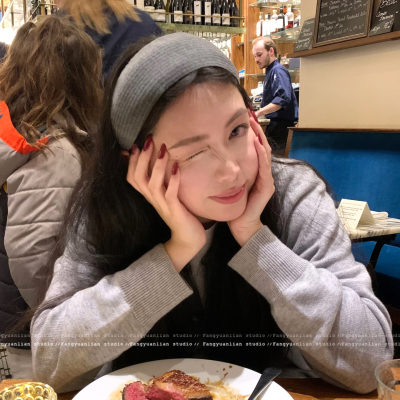 易梦玲同款灰色针织宽边发箍女