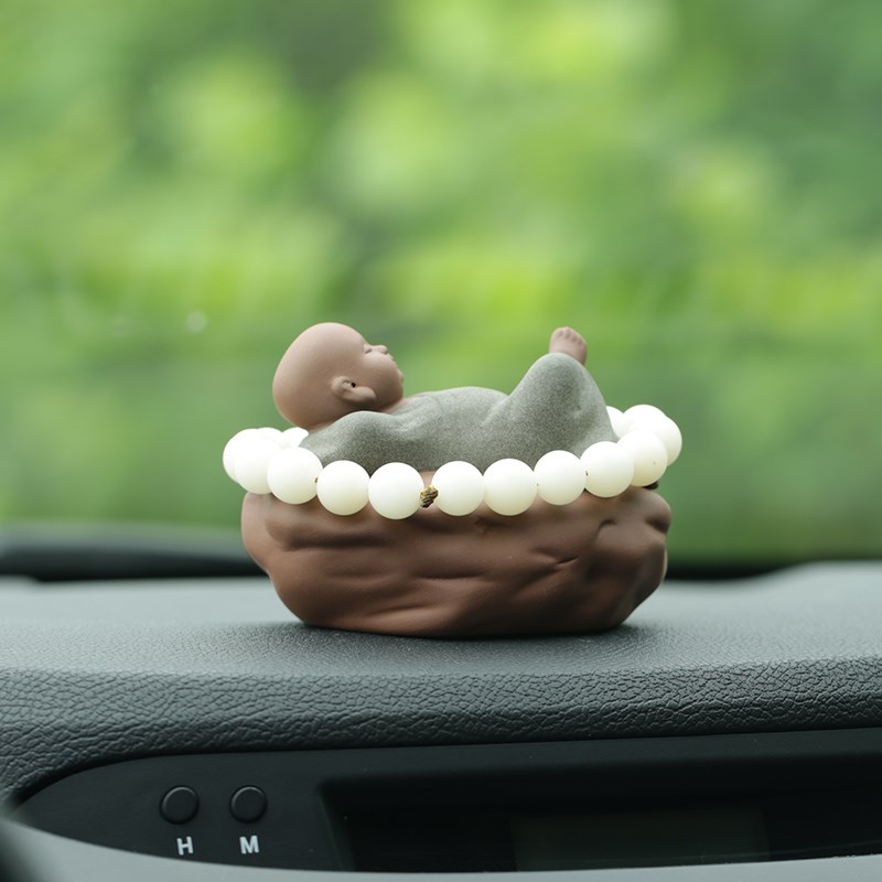 高档汽车内饰摆件如来公仔中控台车载饰品禅意弥勒佛