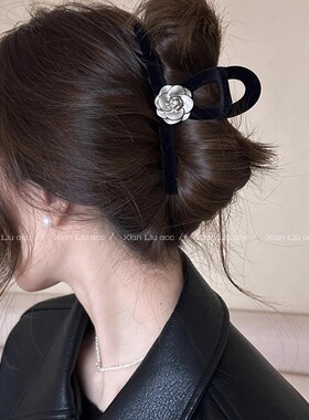 2024新款高级感磨砂灰色山茶花丝绒抓夹女发夹后脑勺盘发鲨鱼夹子