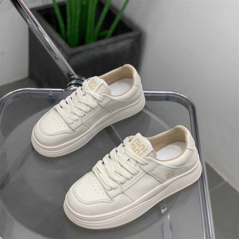 真皮板鞋女2025年夏季平底百搭小白鞋女系带学生时尚休闲运动鞋子