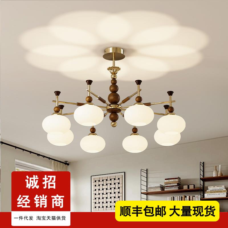 客厅吊灯2025年新款高级感餐大厅主灯中古风个性创意家用主卧室灯