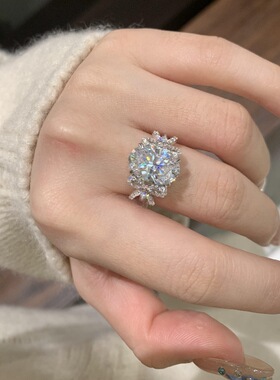 超闪精致鸽子蛋满钻蝴蝶结戒指