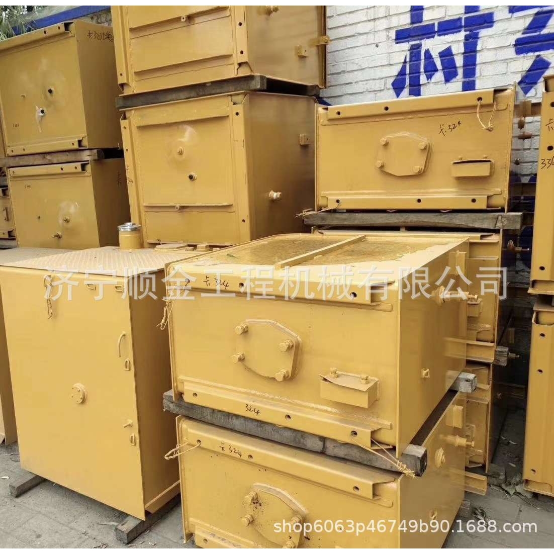 现货销售PC挖掘机PC240 PC270液压油箱 柴油箱 油箱盖及配件