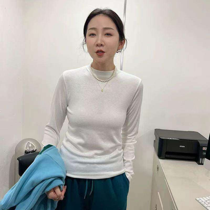 白色半高领打底衫女2025秋冬款高级感百搭小立领T恤洋气薄绒内搭