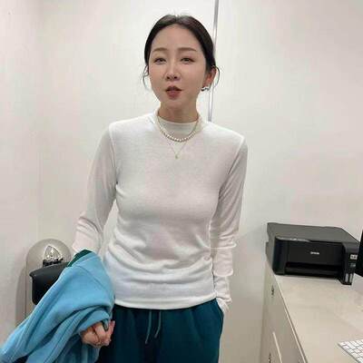 白色半高领打底衫女2025秋冬款高级感百搭小立领T恤洋气薄绒内搭