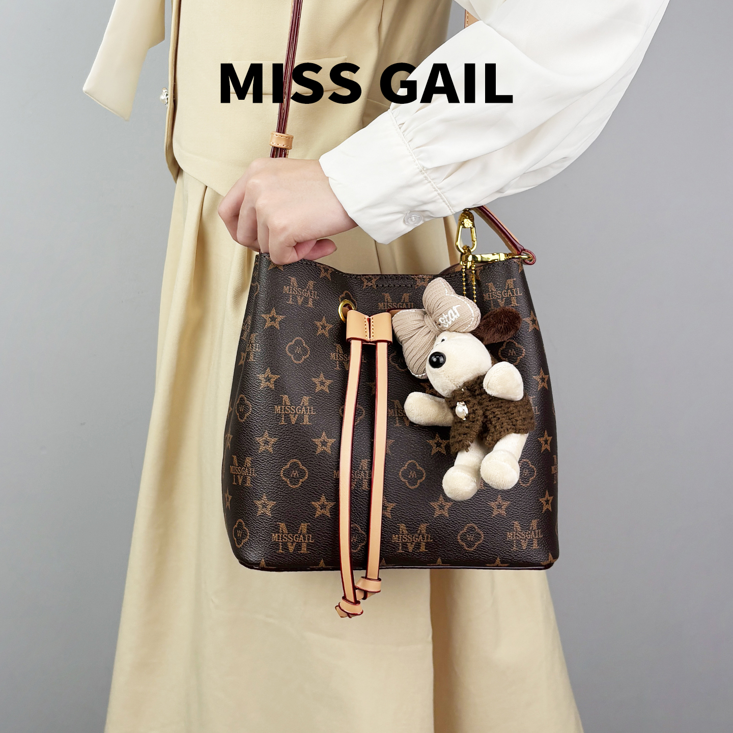 MissGail品牌满印可爱小狗水桶包女士日常百搭休闲通勤包小众时尚