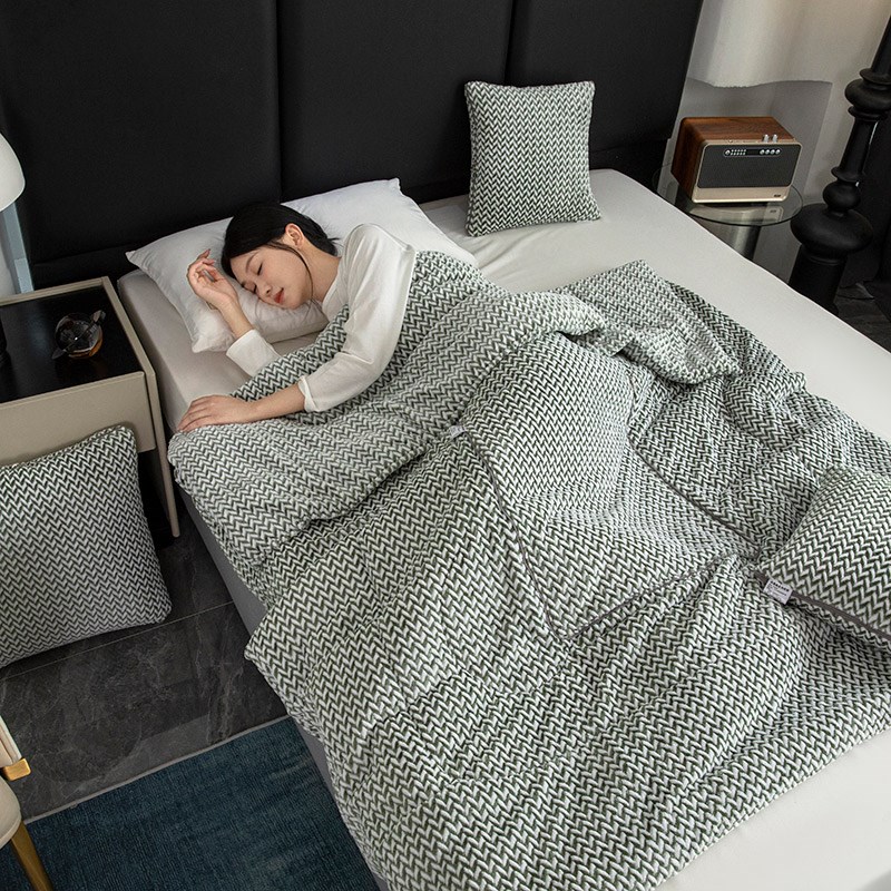 2024新款时尚塔芙绒多功能加厚抱枕被两用沙发午睡客厅床上二合一