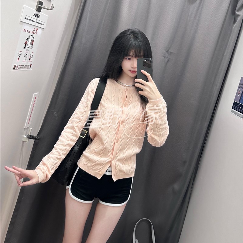 仙女入!平替天花板秋冬女款纽花圆领针织开衫外套针织毛衣471612