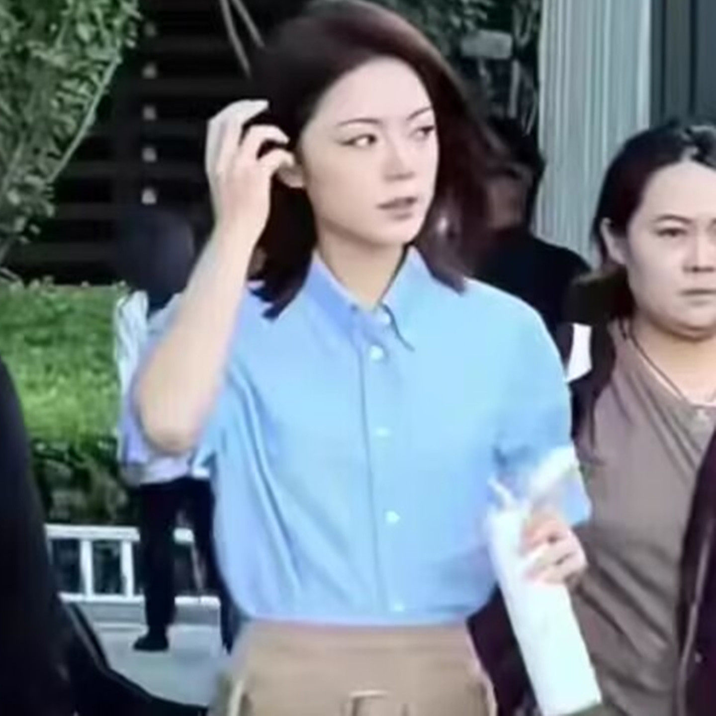 徐迟舞台同款卡其色半身裙