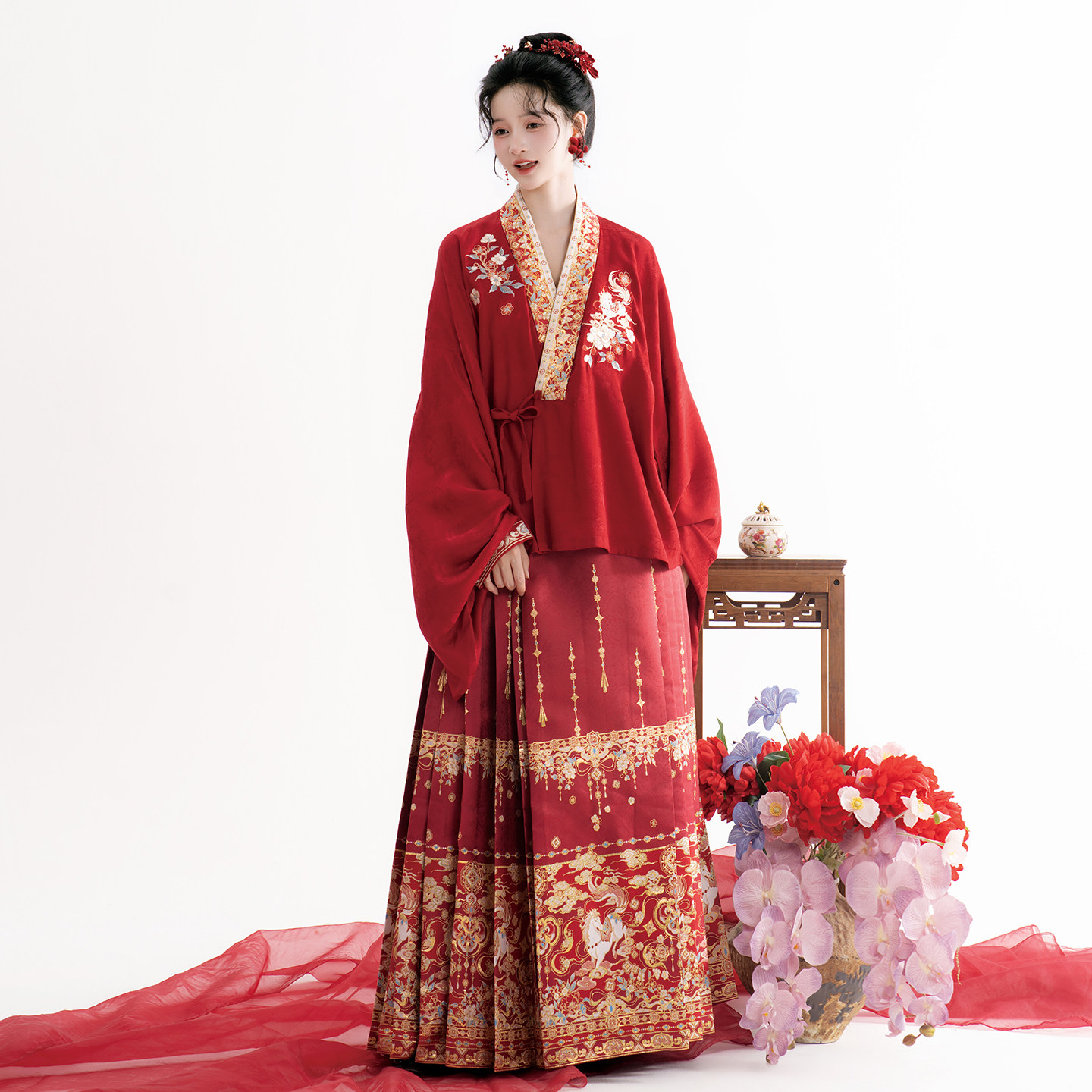 新中式琵琶袖马面裙套装订婚礼服图片