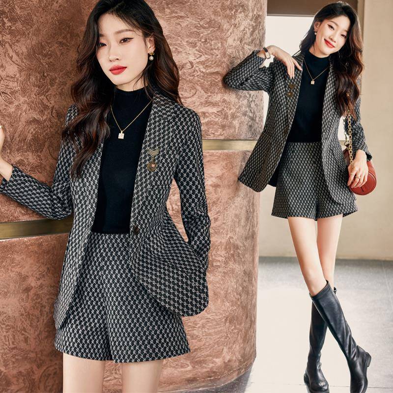 时尚西装短裤套装女2022早秋新款休闲洋气炸街西服外套时髦两件套