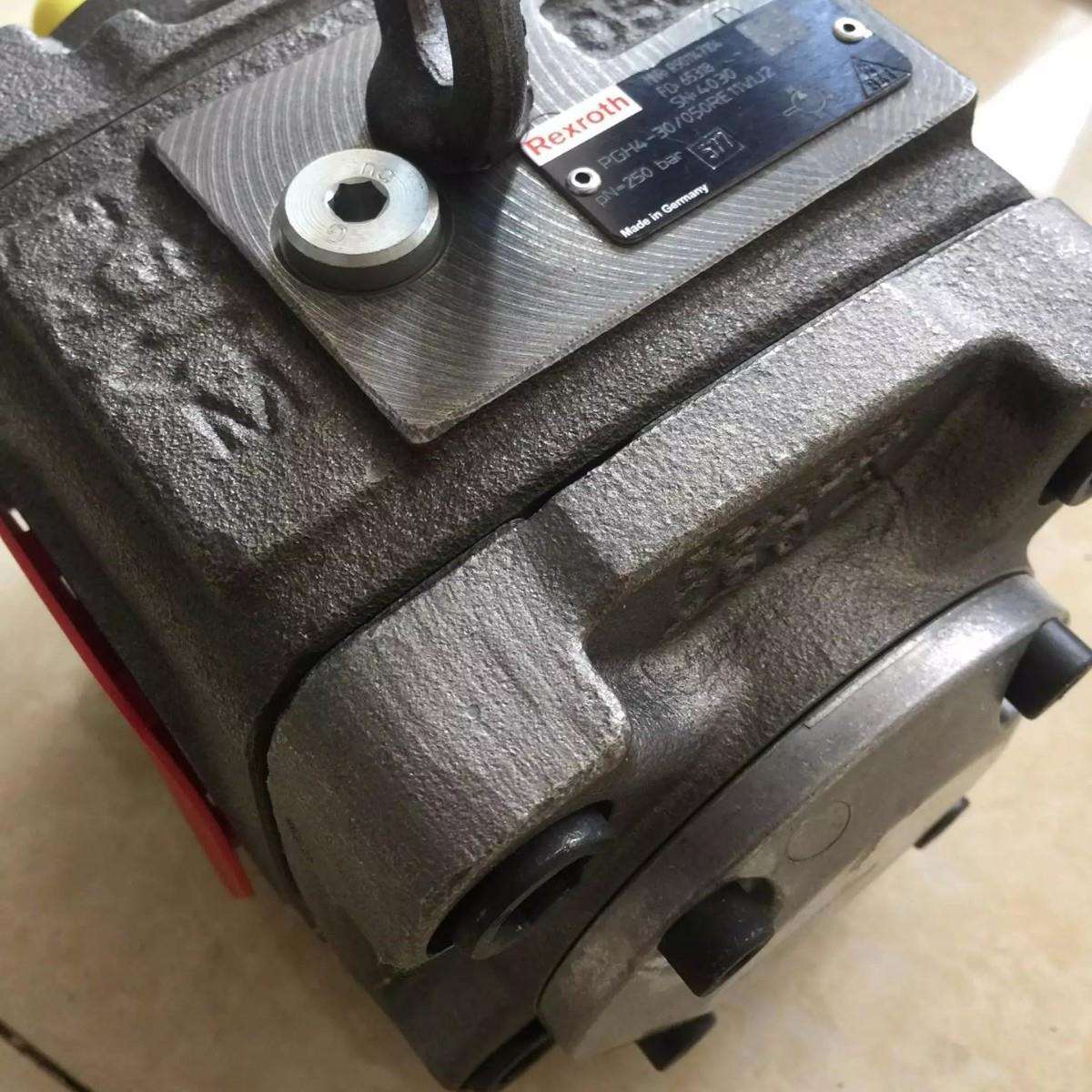 PVV4-1X/122RA15LMC，A10VS028DFR/31R-PPA12N00力士乐泵