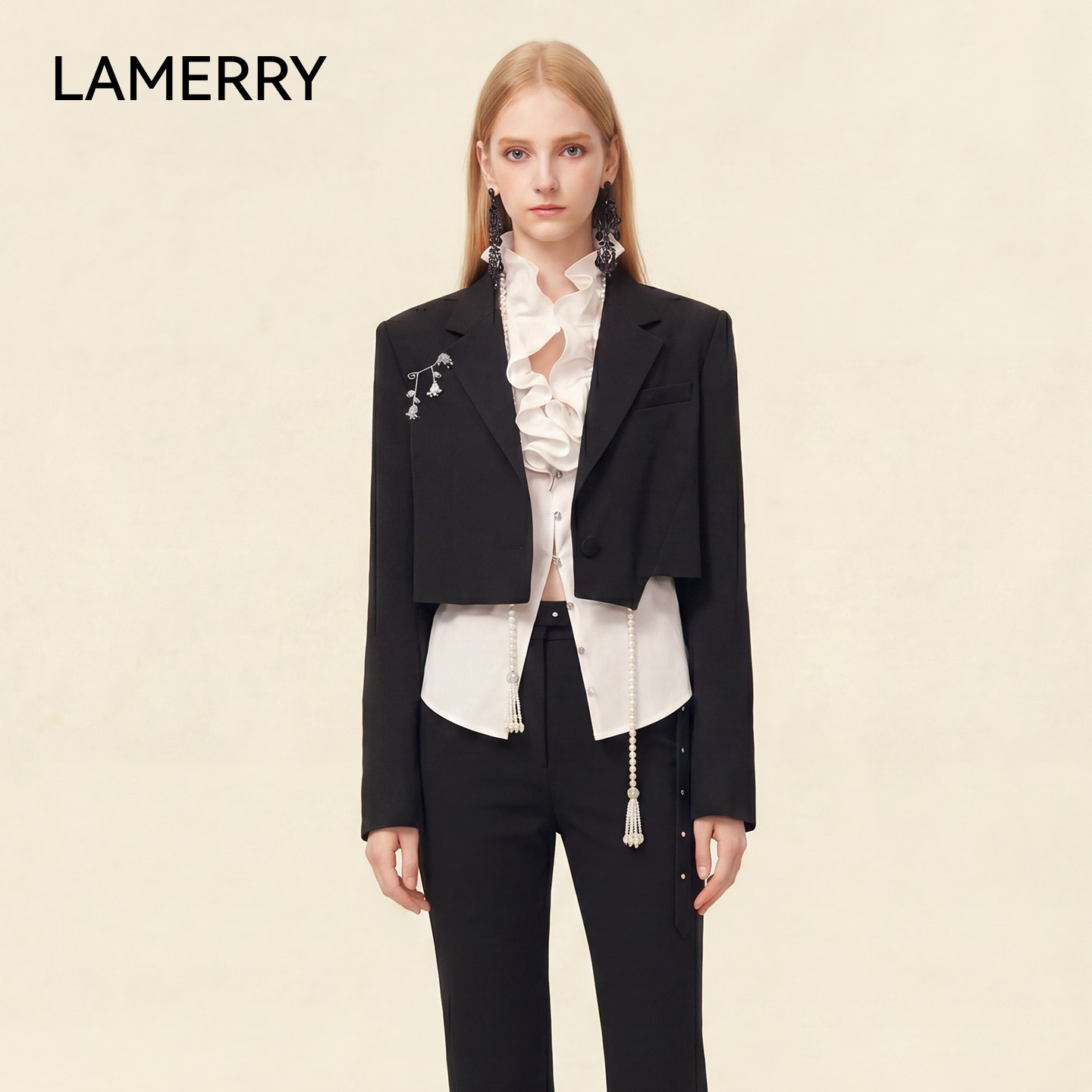LAMERRY/朗美睿26秋黑色短款西装外套平驳领女高级感通勤百搭西服