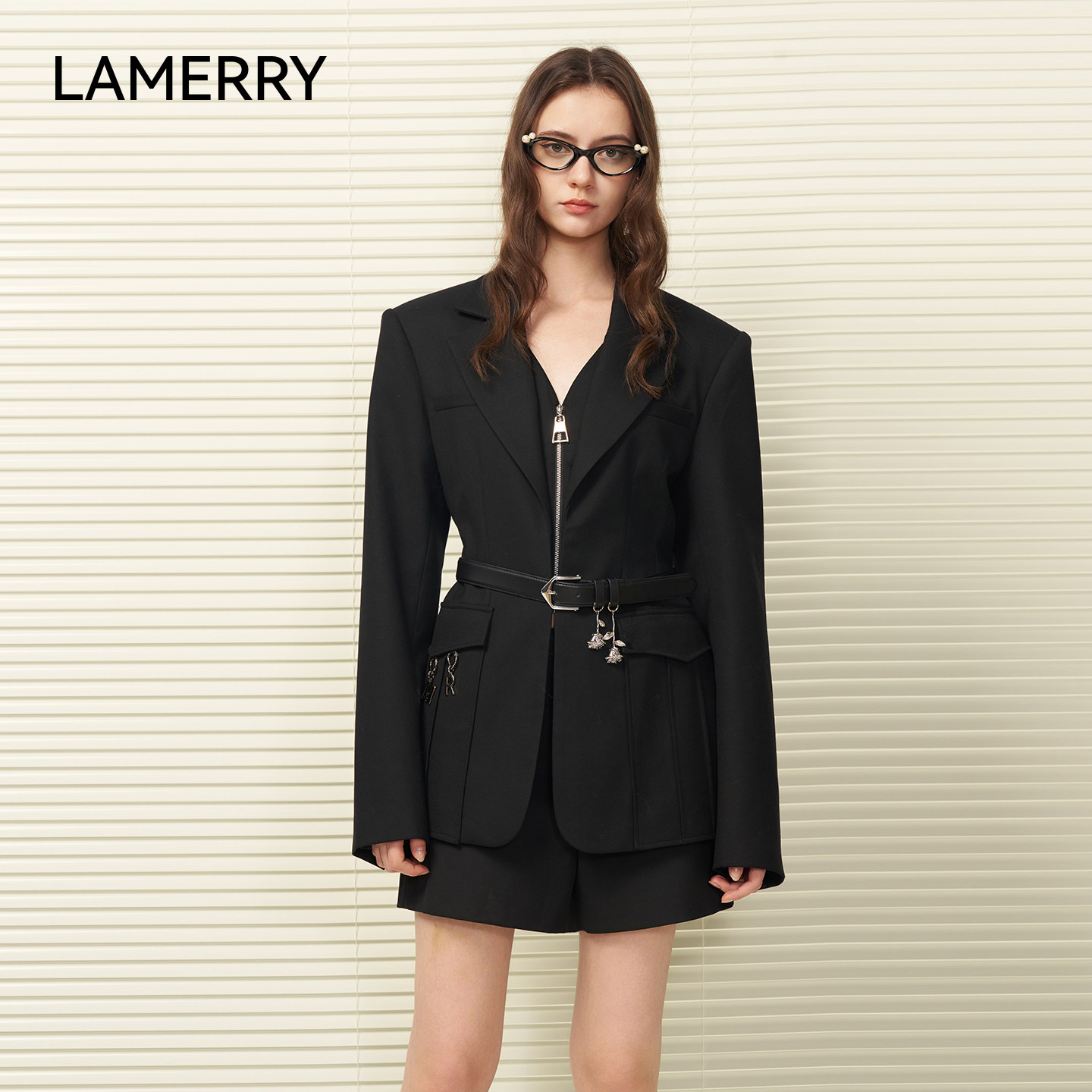 LAMERRY/朗美睿26秋黑色收腰西装外套女显瘦高级感通勤假两件西服