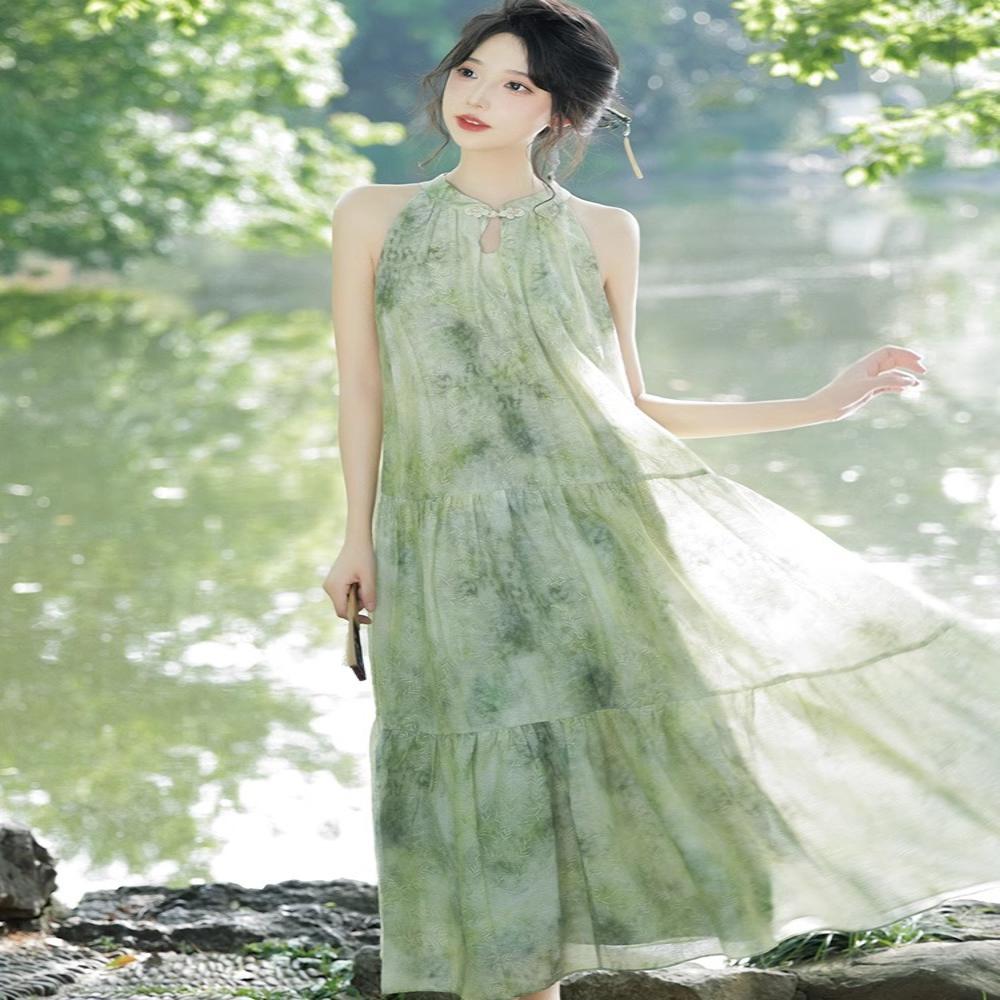 梅子熟了【一枝春】新中式国风挂脖连衣裙女薄荷曼波风碎花裙绿色