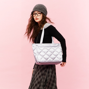 WEGO菱格魔法痛二次元小食量痛包斜跨单肩手提托特包包女通勤谷子