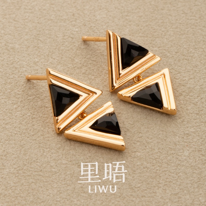 里晤LIWU·敢系列|925银镀金黑玛瑙三角形耳钉秋冬款中秋节礼物
