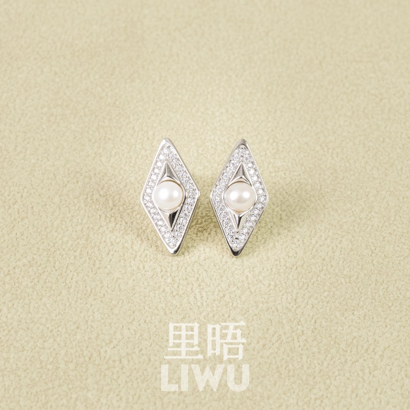 S925纯银菱形天然淡水珍珠耳钉