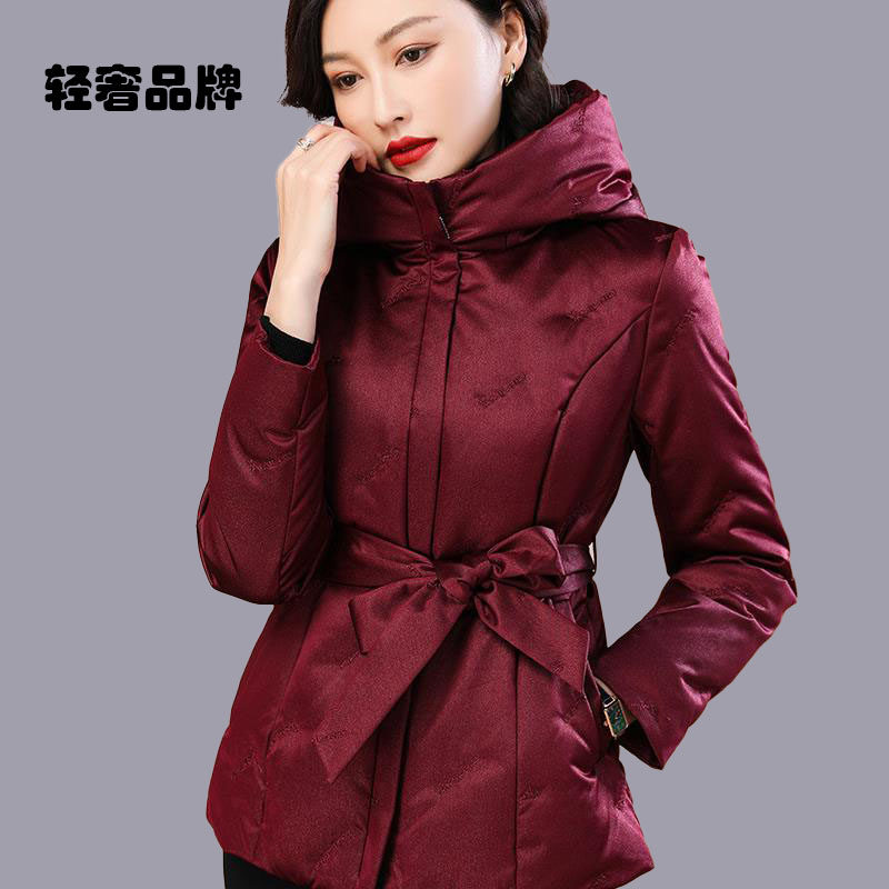朗姿约定冬季短羽绒服为妇女2026新的高端时尚连帽白色鸭羽绒服