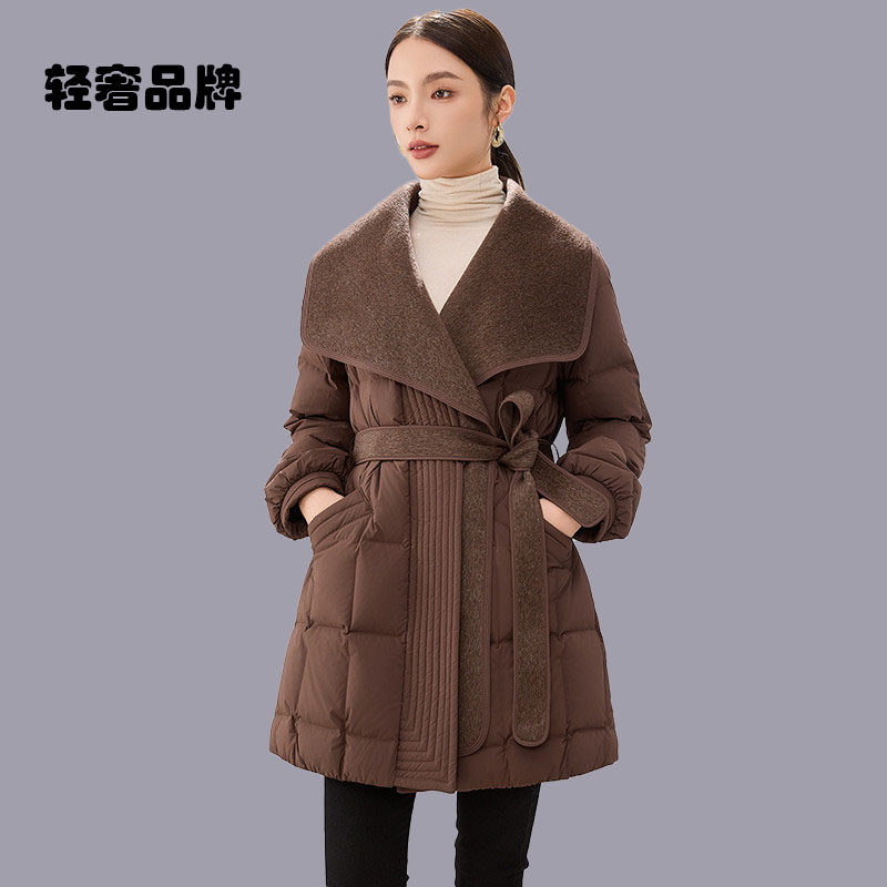 朗姿约定羊毛拼接翻领时尚中长款白鹅绒羽绒服女冬季收腰2026新款