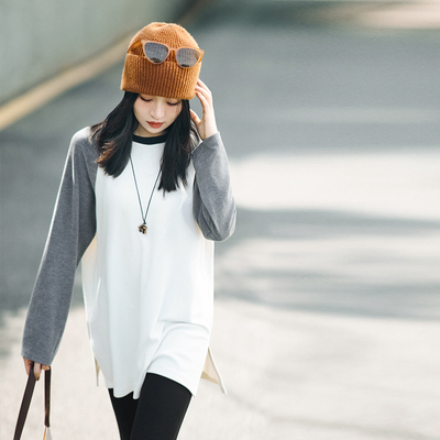 小个子灰白拼接长袖T恤