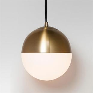 北欧简约仿铜圆球书房桌吊灯设计师轻奢餐厅吧台床头橱窗单头吊灯