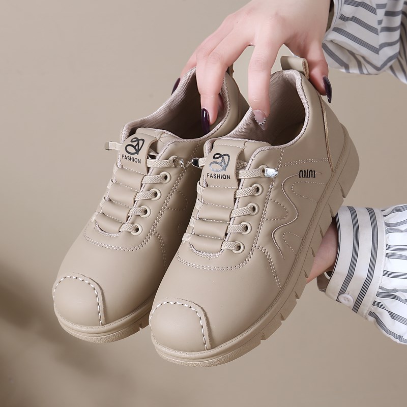 妈妈鞋平底防滑中老年2025年新款超软皮防滑软底休闲舒适运动单鞋