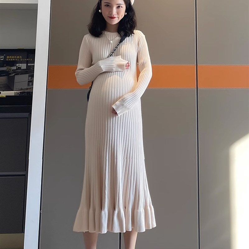 秋季孕妇装韩版鱼尾针织连衣裙女秋冬2024过膝毛衣裙潮内搭中长款