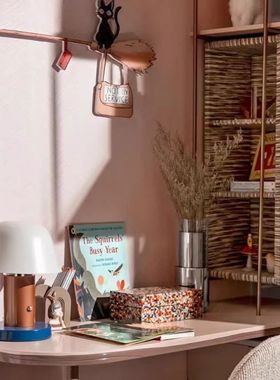 简约现代样板间儿童房书桌