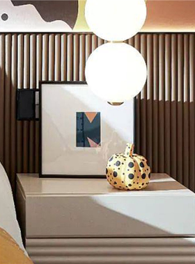 现代简约样板间儿童房床头