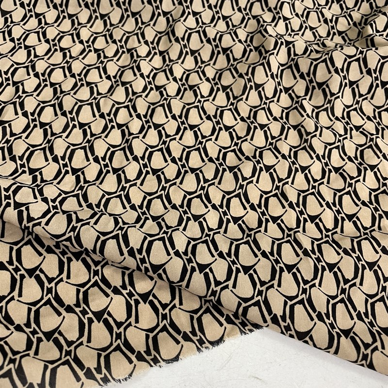 D844夏季黑底小几何印花雪纺布头 柔软垂坠透气连衣裙上衣diy面料