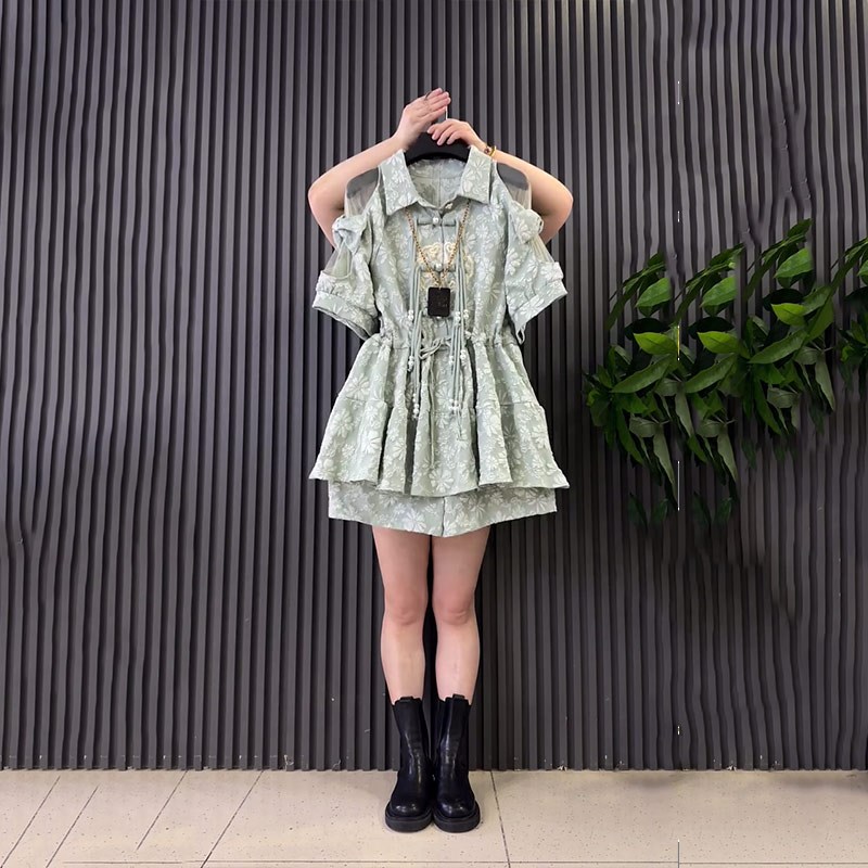 胖妹妹翻领蕾丝肩流苏扣收腰上衣短裤大码女装法式花朵国风两件套