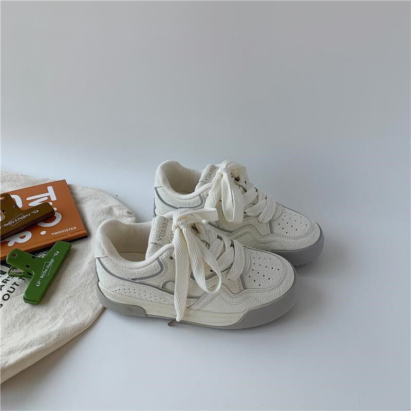 2025春季新款大码小白鞋女41-43厚底百搭学院风休闲韩版板鞋女42