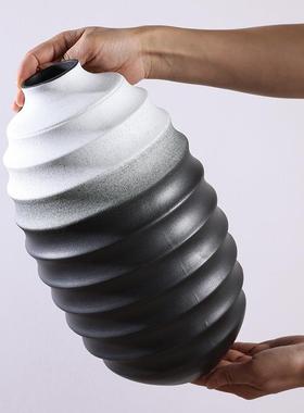轻奢堆叠陶瓷瓶磨花砂黑厅PDC白色插花装饰品样板房客桌面拼创意
