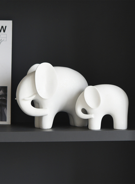 北欧现代意式极简轻奢样板间书房酒柜风水大象装饰品家居创意摆件