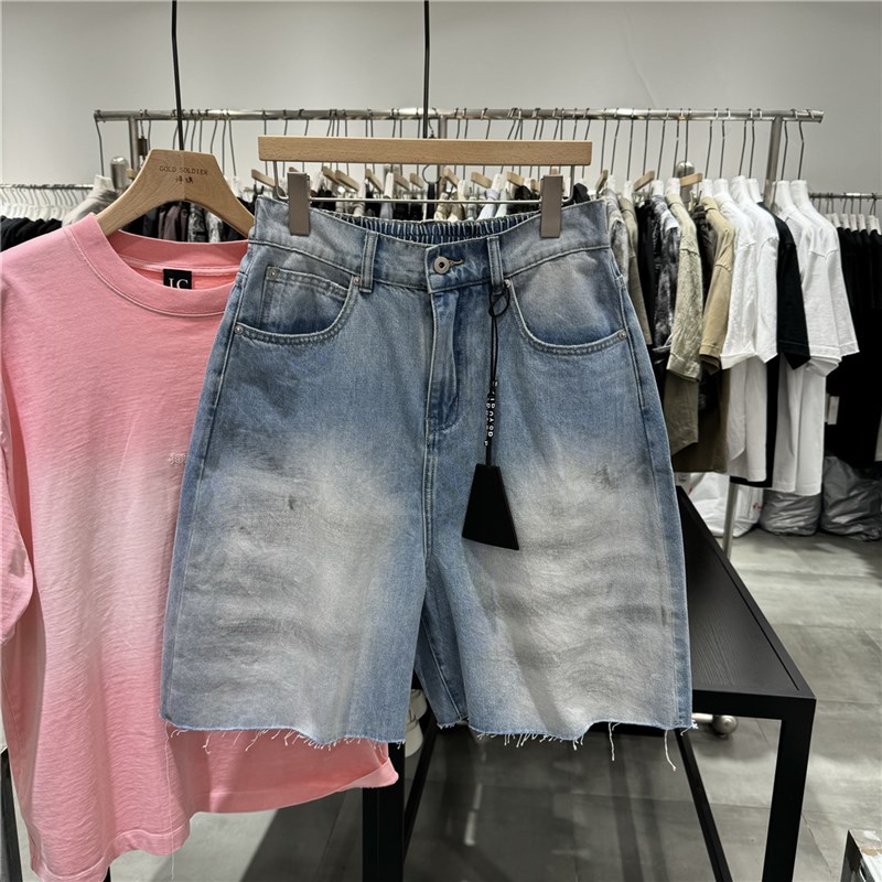2025夏季美式休闲牛仔短裤男宽松浅蓝色水洗毛边磨白五分中裤潮流