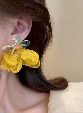 极速超仙黄色花朵耳钉女新款个性夸E张度假旅游轻奢时尚百搭耳环