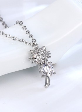 2022新款可爱猫咪镶钻吊坠轻奢小巧简单小众设计高级感项链锁骨链
