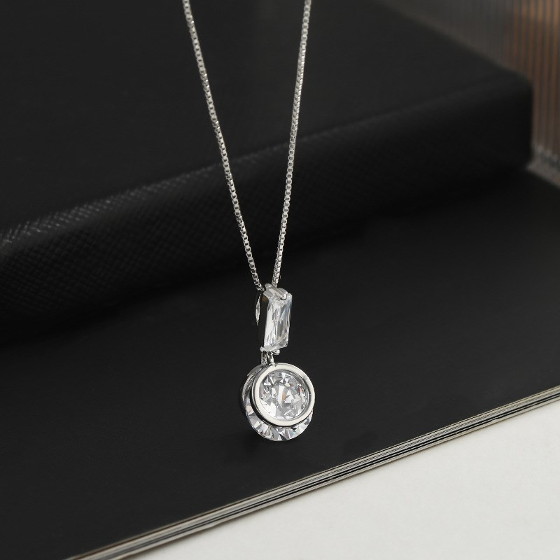 真金电镀镶锆石气质锁骨链女小众设计感圆形锆石吊坠项链精致颈链
