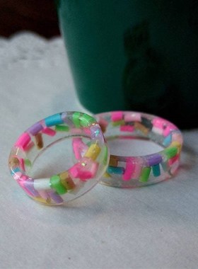 七彩树脂戒指 舒格树脂戒指 可爱树脂戒指 树脂戒指 女式树脂戒指